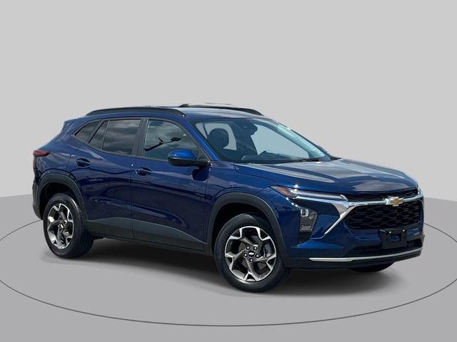 Used 2024 Chevrolet Trax LT w/ Driver Confidence Package FWD image 1
