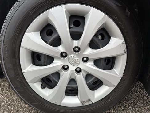 Used 2025 Toyota Corolla LE image 19