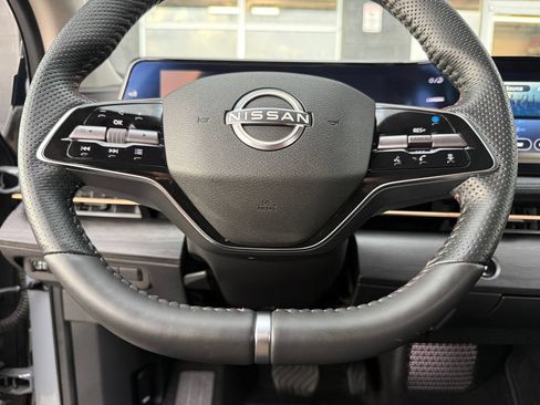 Used 2024 Nissan Ariya AWD image 31