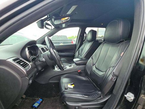 Used 2018 Jeep Grand Cherokee Laredo AWD/4WD image 3