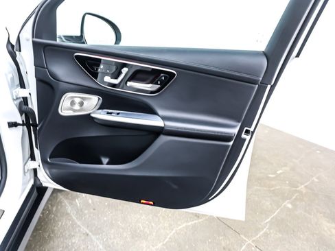 Used 2023 Mercedes-Benz GLC 300 w/ Exclusive Trim Package image 24