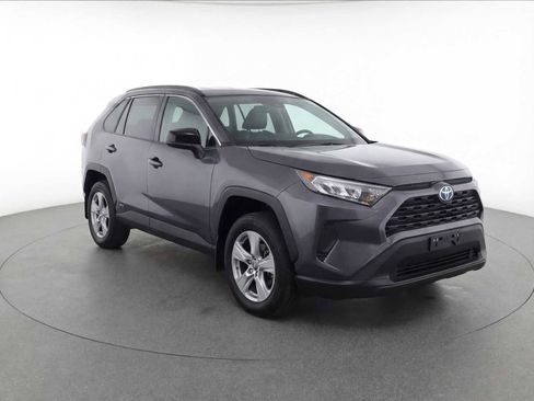 Used 2025 Toyota RAV4 LE image 3