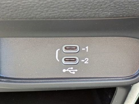 New 2026 Chrysler Pacifica Select image 24