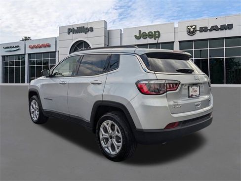 Certified 2025 Jeep Compass Latitude image 5