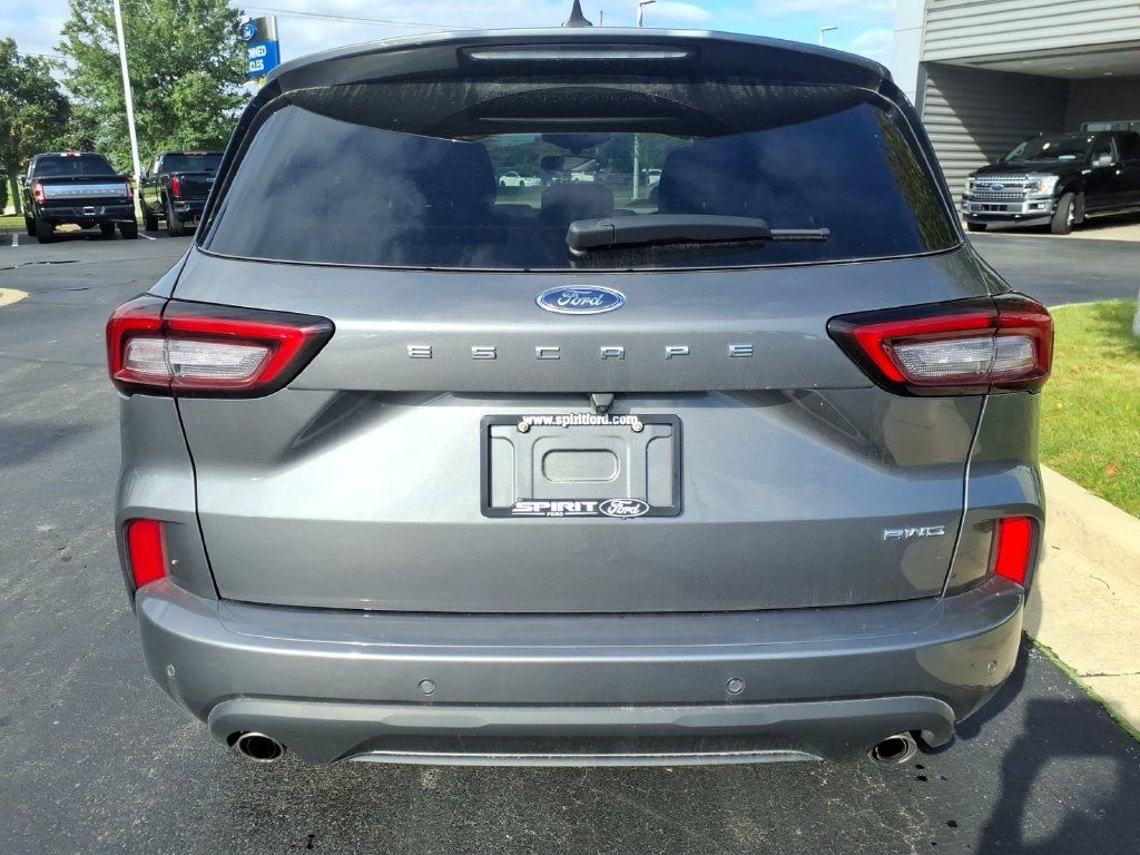 Used 2024 Ford Escape ST-Line w/ Tech Pack #1 AWD/4WD image 5