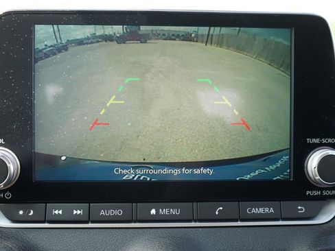 Used 2024 Nissan Sentra SV FWD image 12