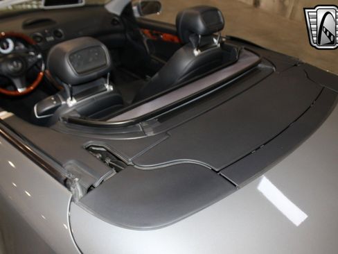 Used 2011 Mercedes-Benz SL 550 image 16