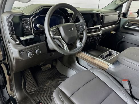 New 2026 Chevrolet Silverado 2500 LT image 5