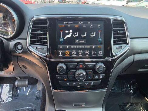 Used 2022 Jeep Grand Cherokee Laredo X AWD/4WD image 28