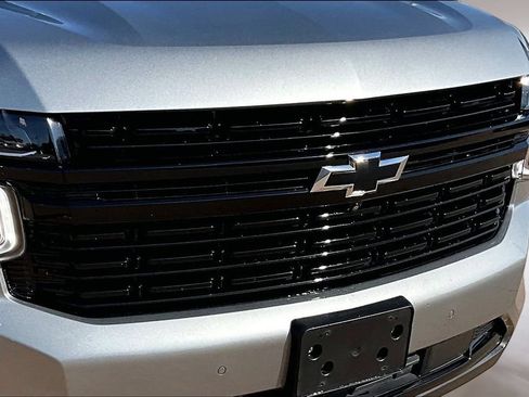 Used 2024 Chevrolet Suburban RST w/ Luxury Package AWD/4WD image 31