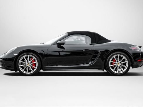 Used 2018 Porsche 718 Boxster S RWD image 16