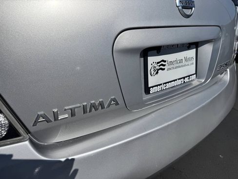 Used 2006 Nissan Altima 3.5 SE FWD image 17