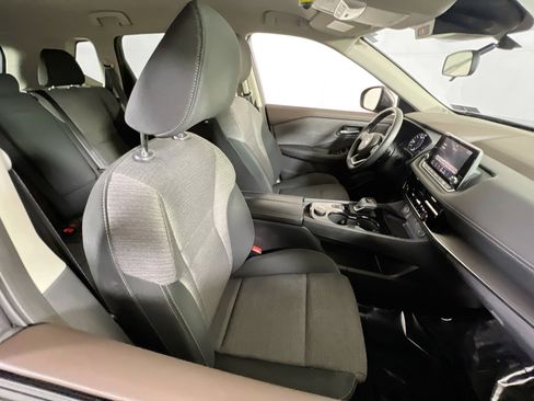 Used 2021 Nissan Rogue SV image 25