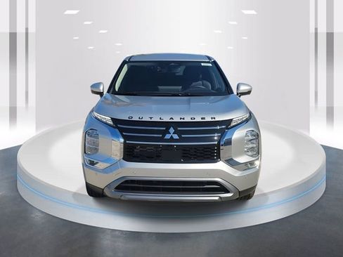New 2026 Mitsubishi Outlander SE FWD image 2