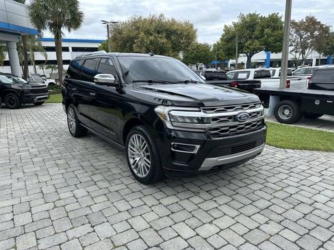 Used 2022 Ford Expedition Platinum AWD/4WD image 16