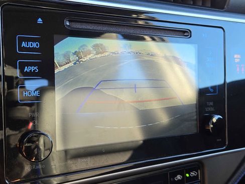 Used 2019 Toyota Corolla SE image 19