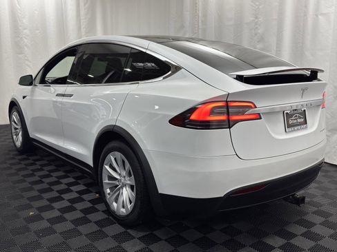 Used 2020 Tesla Model X Long Range image 6
