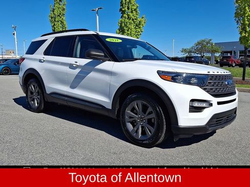 Used 2021 Ford Explorer XLT w/ Equipment Group 202A AWD/4WD image 1
