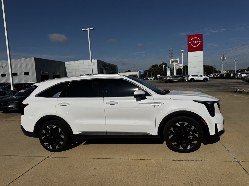 Certified 2026 Kia Sorento SX FWD image 15