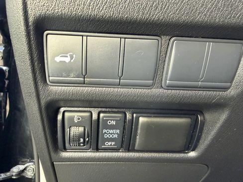 Used 2018 Nissan Armada SL w/ Moonroof Package image 53