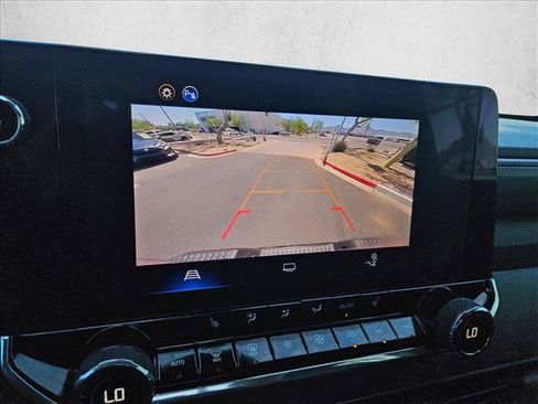 Used 2025 Chevrolet Colorado Trail Boss AWD/4WD image 15