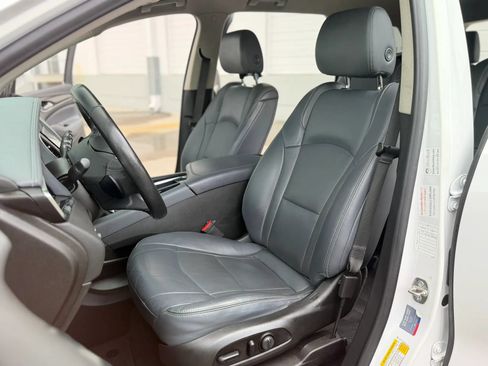Used 2021 Buick Enclave Essence AWD/4WD image 19