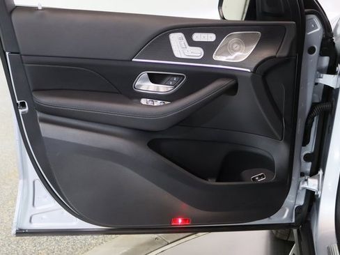Used 2025 Mercedes-Benz GLS 450 4MATIC image 21