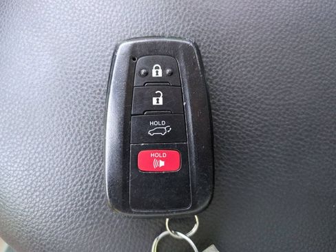 Used 2024 Toyota RAV4 XLE w/ Convenience Package FWD image 28