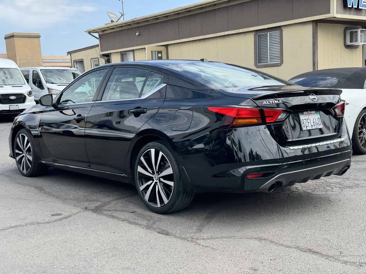 Used 2021 Nissan Altima 2.5 SR FWD image 12