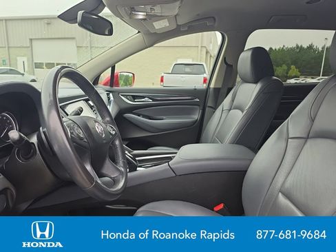 Used 2020 Buick Enclave Essence FWD image 9