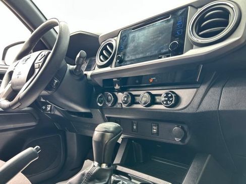Used 2017 Toyota Tacoma TRD Sport w/ Tow Package (A/T) AWD/4WD image 37