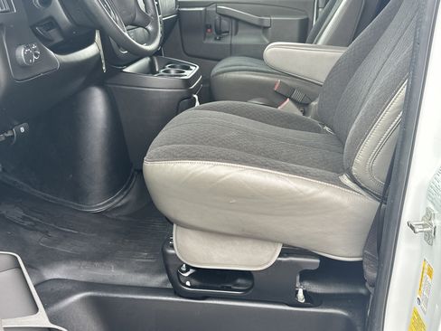 Used 2024 Chevrolet Express 2500 w/ Driver Convenience Package image 9