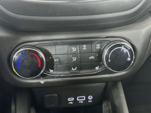 Used 2023 Chevrolet TrailBlazer LT FWD image 22