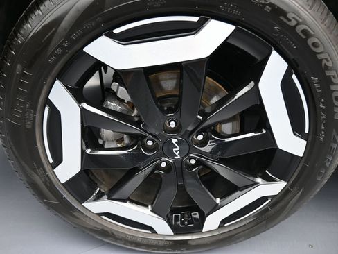 Used 2024 Kia Telluride EX image 45