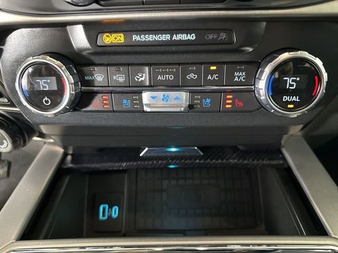 Used 2022 Ford F450 Platinum w/ FX4 Off-Road Package image 17