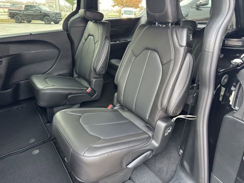 New 2026 Chrysler Pacifica Select image 41