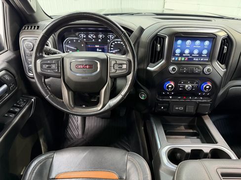 Used 2022 GMC Sierra 2500 AT4 w/ Gooseneck/5TH Wheel Package image 18