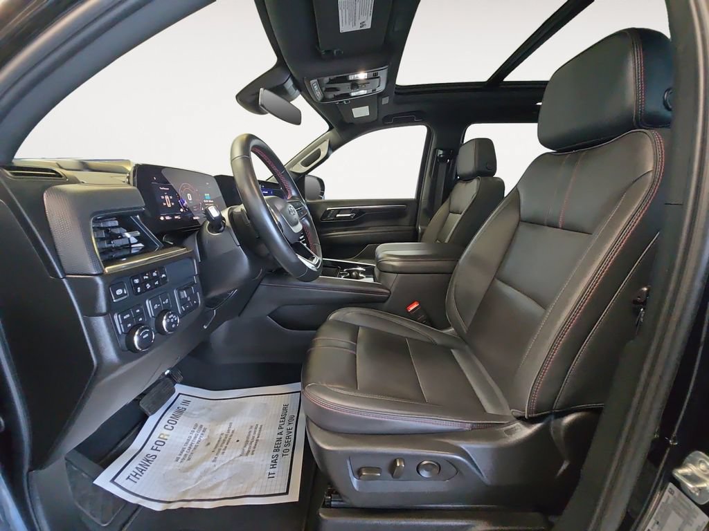Certified 2025 Chevrolet Suburban RST w/ Sun And Tow Package AWD/4WD image 16