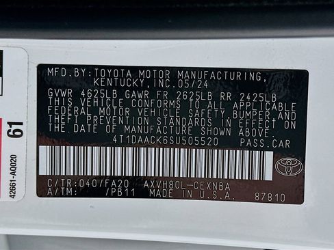 Used 2025 Toyota Camry LE image 31