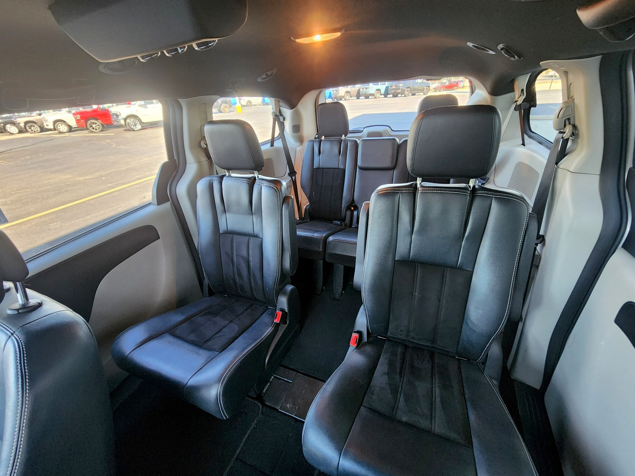 Used 2019 Dodge Grand Caravan SXT FWD image 33