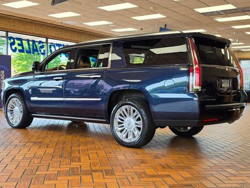 Used 2019 Cadillac Escalade ESV Platinum AWD/4WD image 5