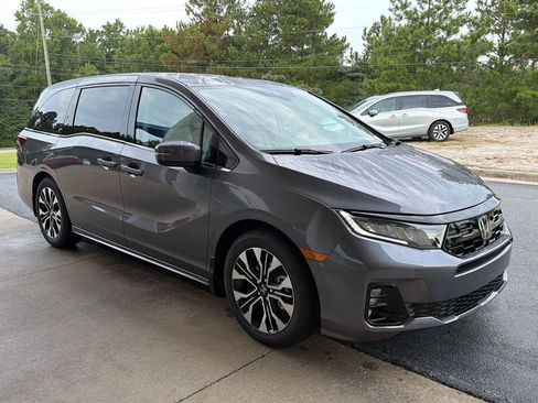 New 2026 Honda Odyssey Elite image 8