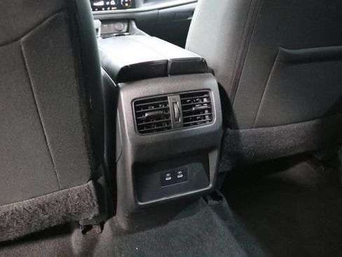 Used 2025 Nissan Rogue SV FWD image 31