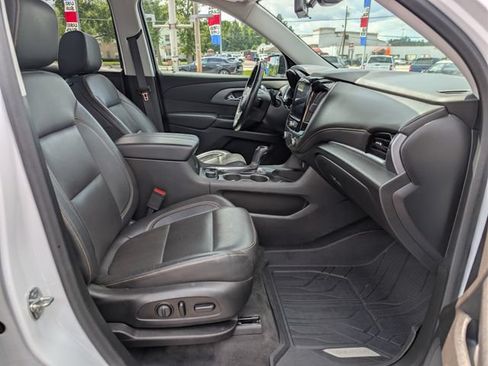 Used 2020 Chevrolet Traverse Premier w/ Redline Edition AWD/4WD image 12