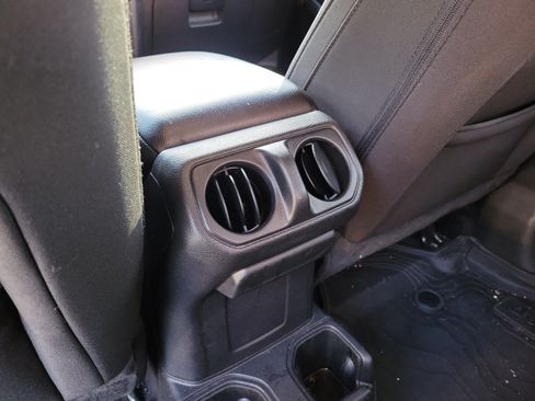 Used 2023 Jeep Gladiator Sport AWD/4WD image 15