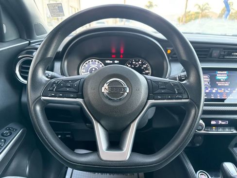 Used 2019 Nissan Kicks SV image 26