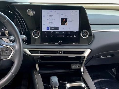 Used 2024 Lexus RX 350 FWD image 11