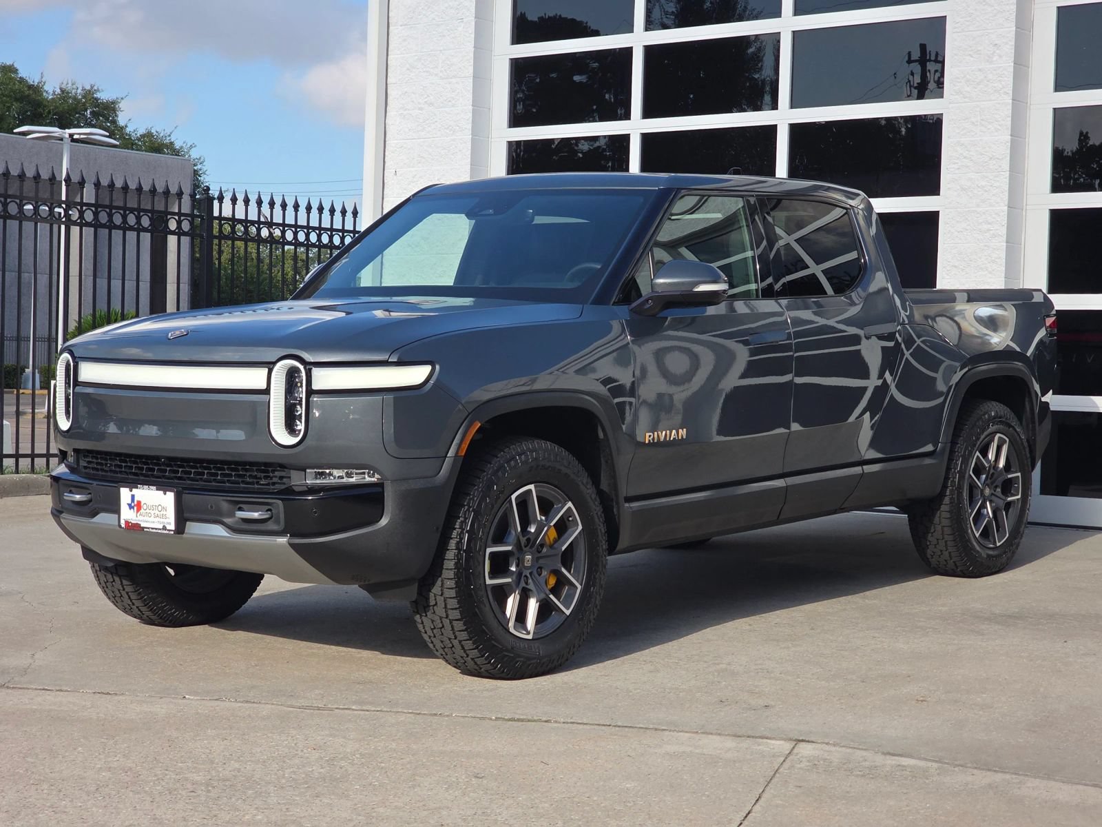 Used 2022 Rivian R1T Launch Edition AWD/4WD image 9