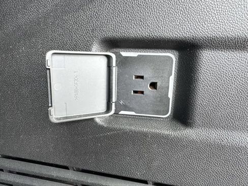 Used 2021 Chevrolet Tahoe LT RWD image 14