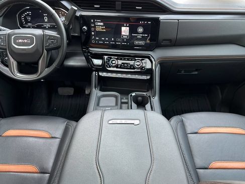Used 2025 GMC Sierra 2500 AT4 AWD/4WD image 13